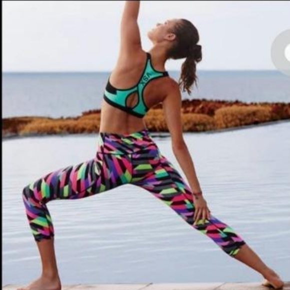 Victoria Secret Neon Capri Geo Print Tights - Picture 3 of 14